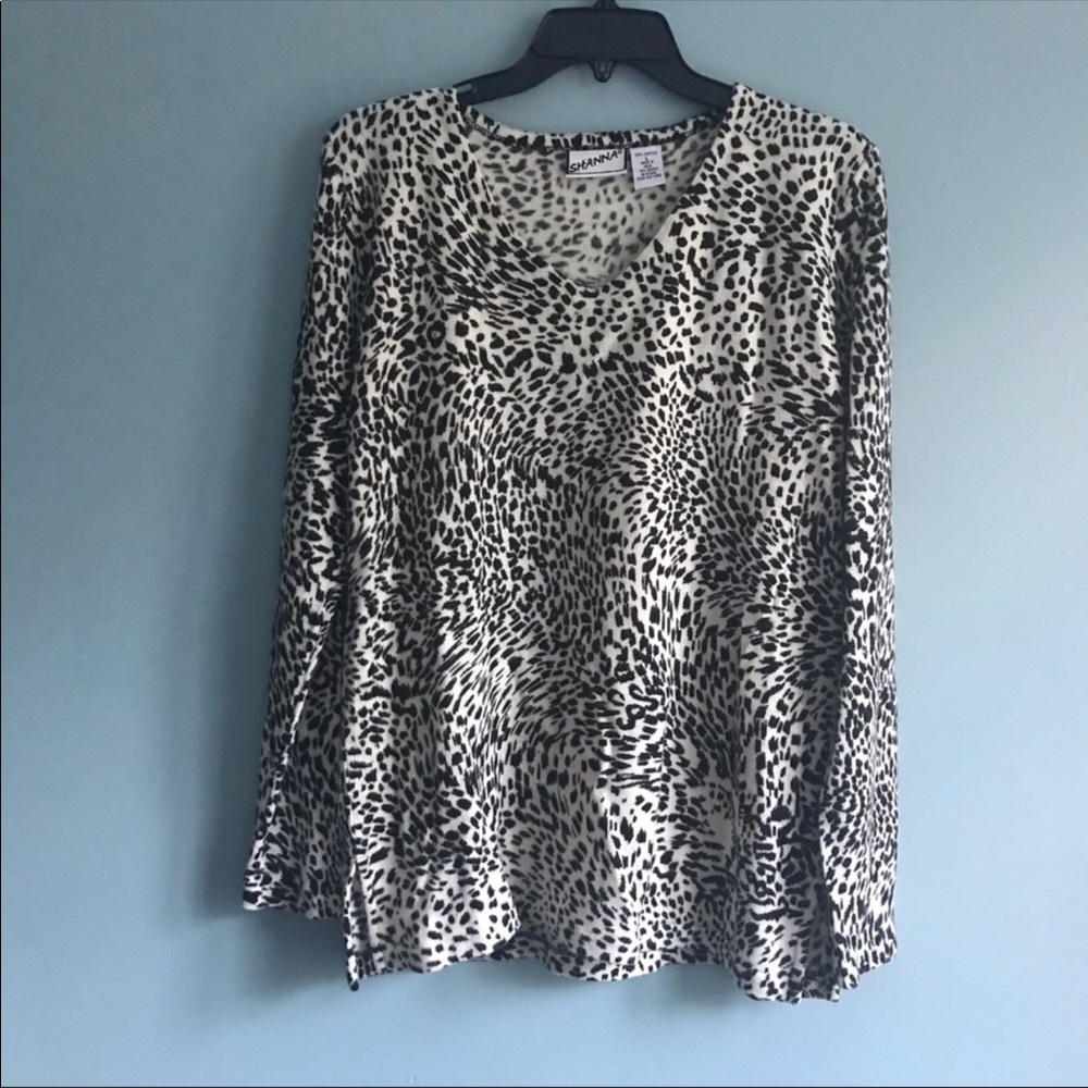 Leopard Print Sweater with side split Size L